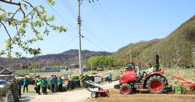 전국 농업기계 전문팀, 산불피해 농가 영농복구 풀가동!