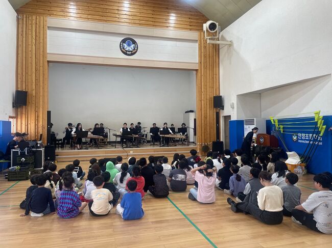 국악의 선율로 물든 하루, 안정초 ‘찾아가는 음악회’ 성료
