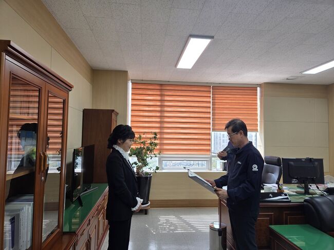 고용노동부장관 표창 수상… 이소윤 위원장, 교육공무직 정책 개선 선도