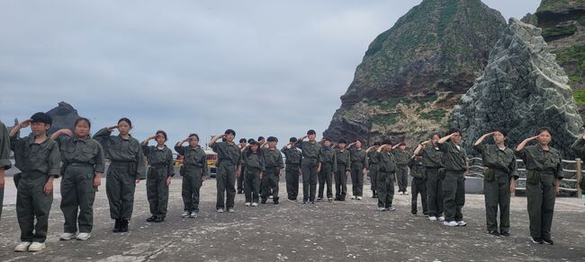 울릉도 초등생들, 독도에서 플래시몹으로 \ 독도는 우리 땅\  외쳐