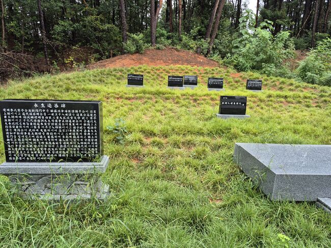 추석 앞두고 조상 묘 벌초, 전통 이어가야